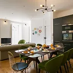 Guestready - Gorgeous 3br Near Time Out Market Lissabon