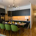 Апартаменты Guestready - Gorgeous 3br Near Time Out Market