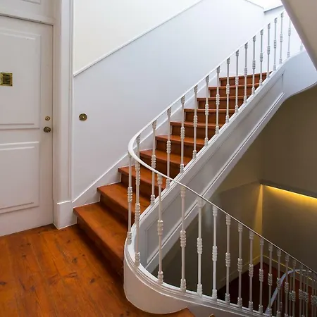 Joivy Gorgeous 3br With Balcony Nearby Time Out Market リスボン